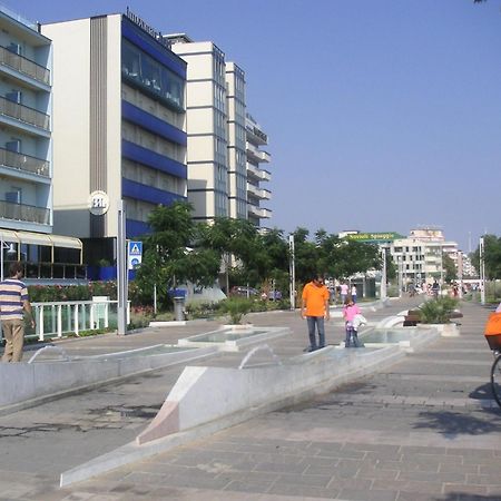 Hotel Canasta Riccione Dış mekan fotoğraf