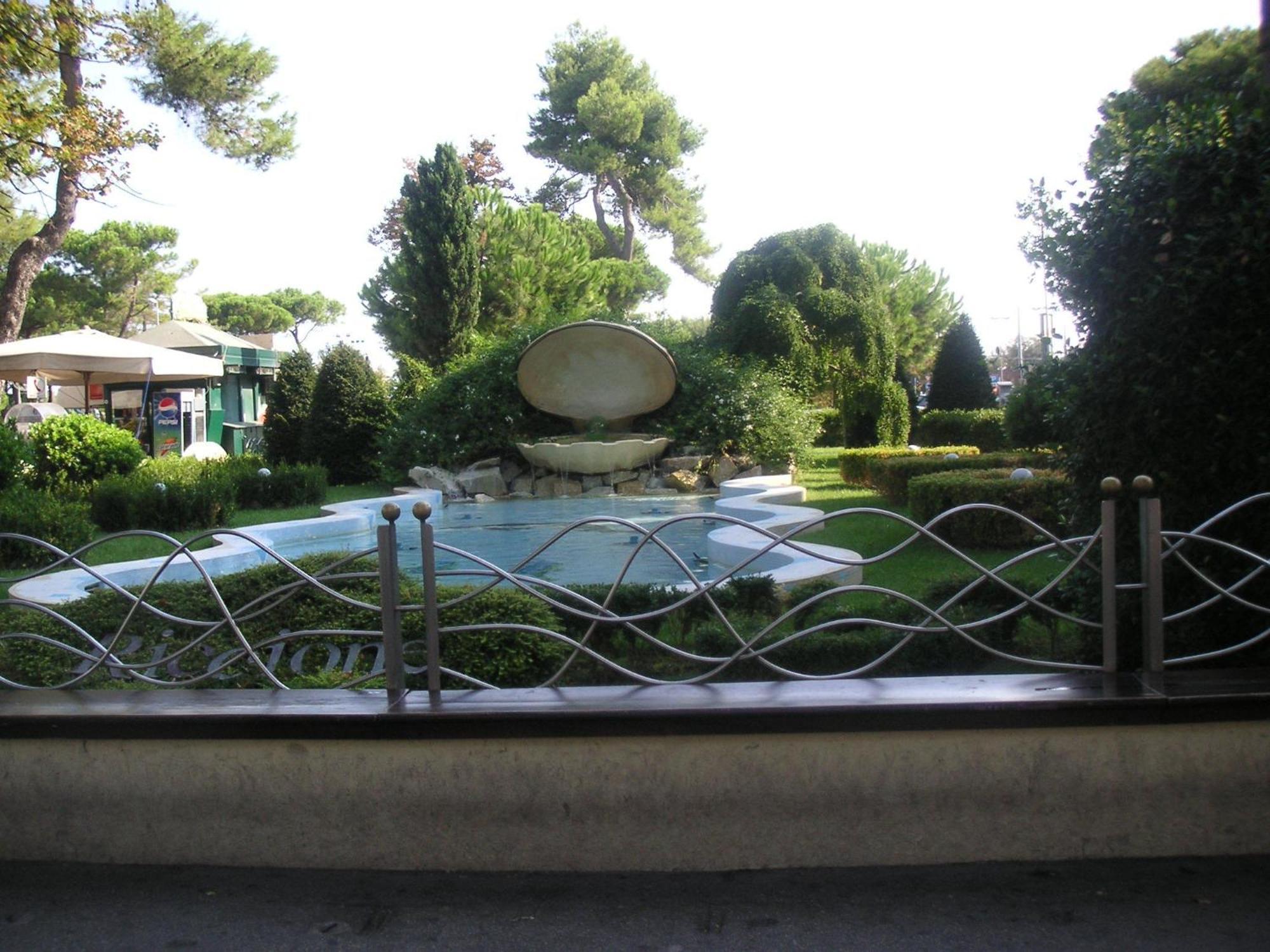 Hotel Canasta Riccione Dış mekan fotoğraf