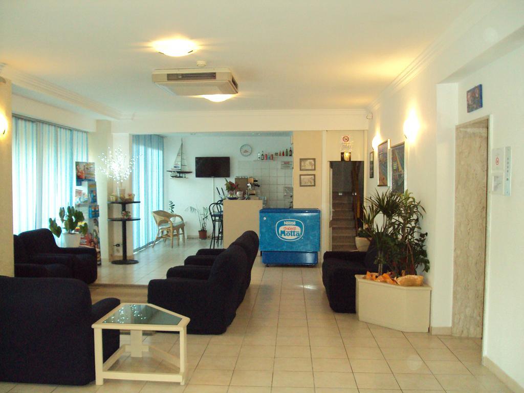 Hotel Canasta Riccione Dış mekan fotoğraf