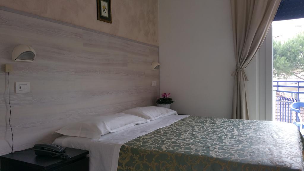 Hotel Canasta Riccione Dış mekan fotoğraf
