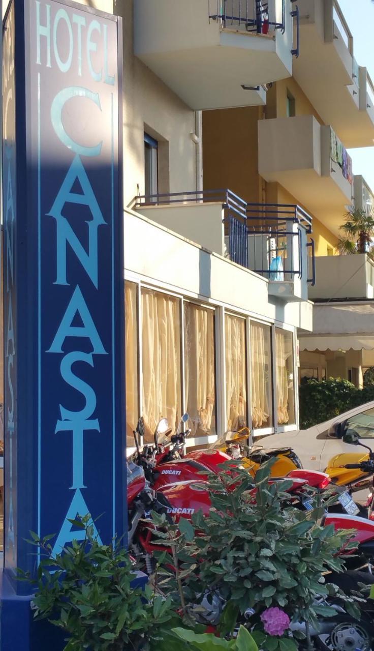 Hotel Canasta Riccione Dış mekan fotoğraf
